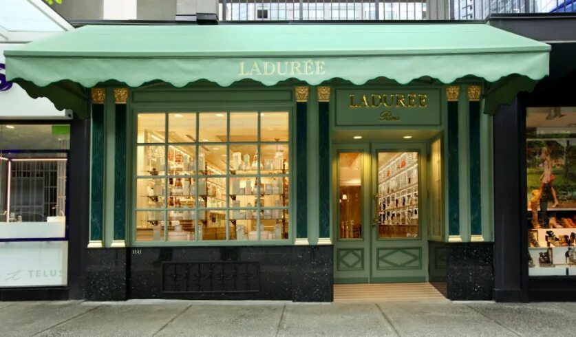 Laduree париж. Laduree малая бронная. Laduree на никольской. Кондитерская ладюре в париже. Laduree малая бронная.