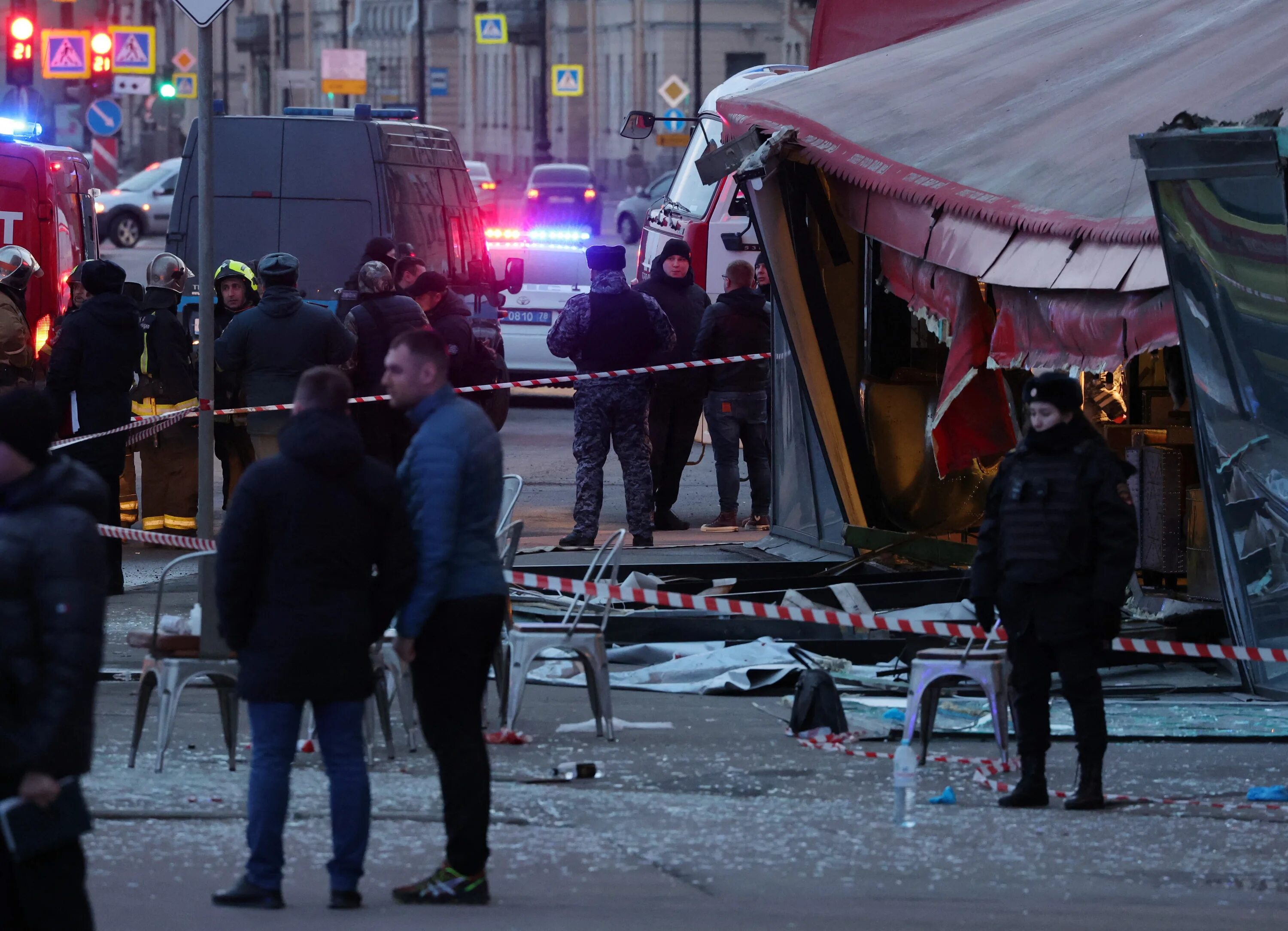 Теракт в москве сколько погибших сколько раненых. Взрыв в кафе в Санкт-Петербурге. Взрыв в кафе в Санкт-Петербурге 2 апреля 2023 года. В кафе в Санкт-Петербурге прогремел взрыв.