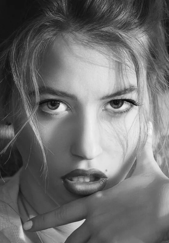 Адриана лима 2015. Роковая женщина и мужчина. Глаза влюбленной девушки. Притягивающий взгляд. Красивые брюнетки.