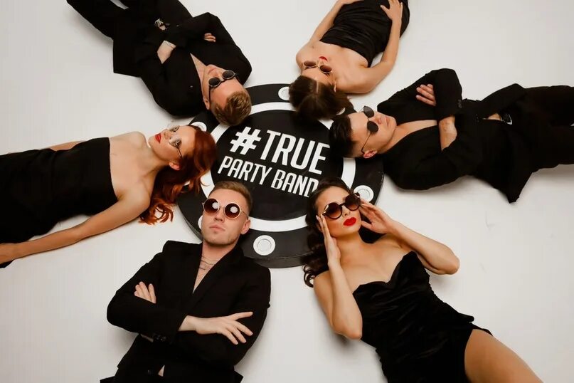 Тру группы. Тру пати бэнд. True Party Band СПБ. Try Party Band музыкальная группа. Кавер-группа "true Party Band" фото.