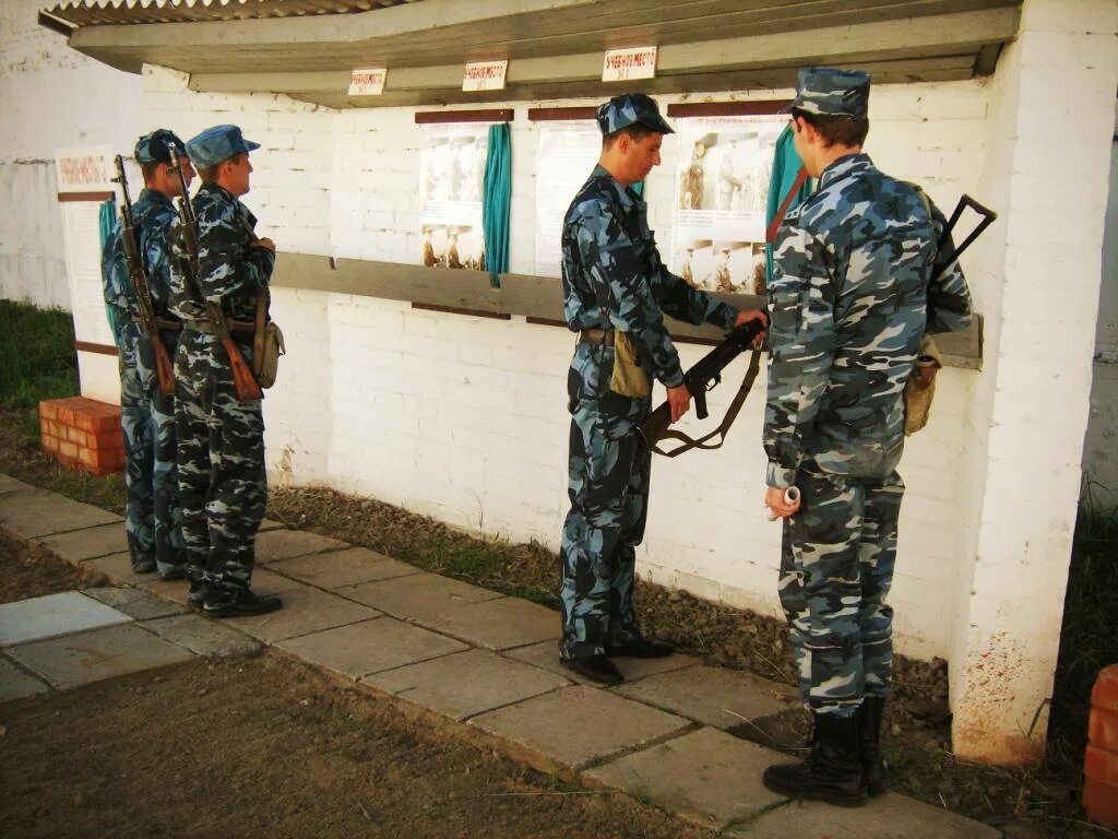 вышка караула. вышка караула. вышка в карауле. вышка караула. сторожевая вышка часового.