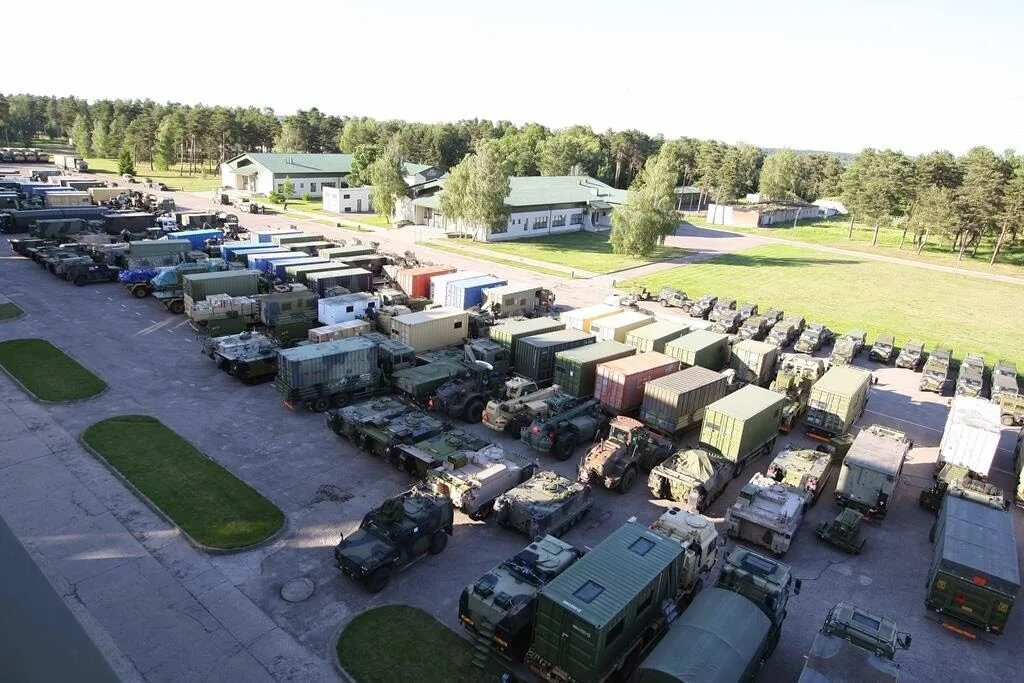 В ч ремонтная. Латвия Адажи военный городок. Адажи база НАТО. Латвия база Адажи. Адажи 2 Латвия военный городок.