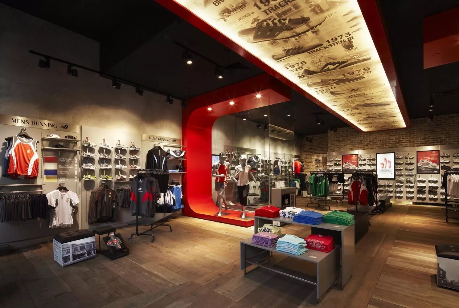 Shop all new. New Balance shop. Нью бэланс витрина. Нью бэланс магазин. Магазин New Balance в Москве.