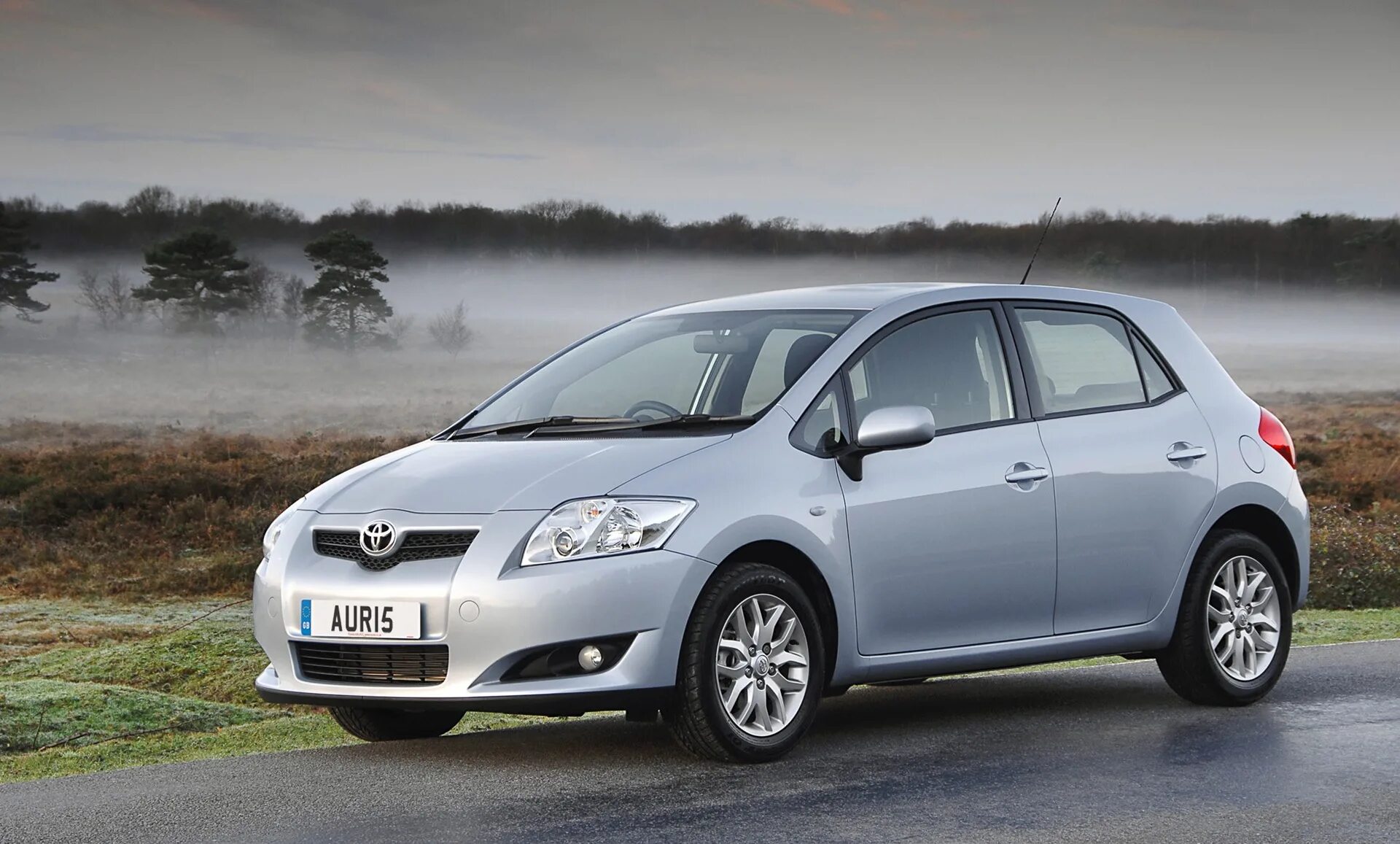 Toyota auris 5. Тойота аурис 2008г багажник. Тойота аурис 2010 гибрид. Тойота аурис e150. Тойота аурис 2006.