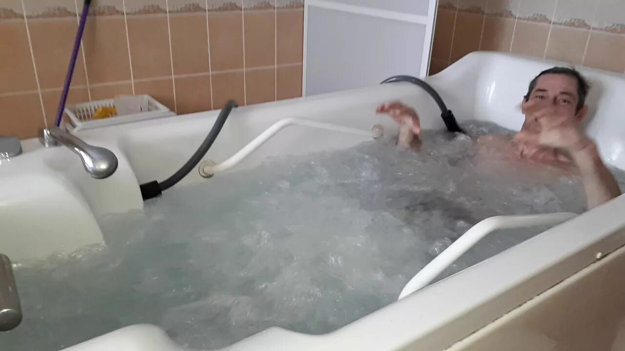 Итальянец который изобрел вихревую ванну для домашнего