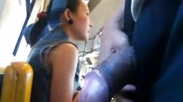 Трение Голым Членом В Автобусе