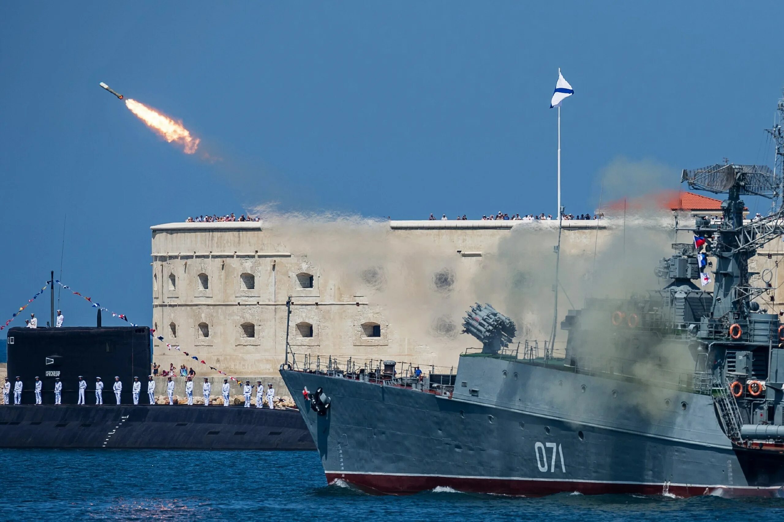 Российские корабли. Военный корабль. Военные корабли в Крыму. Севастополь корабли. Какой корабль атаковали