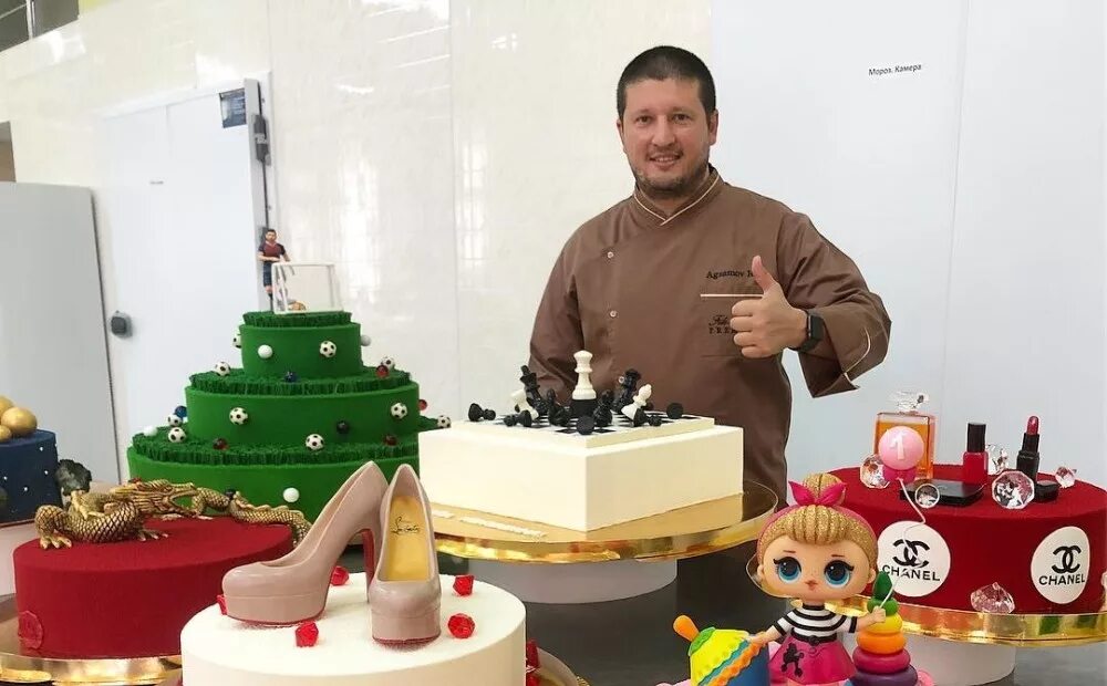 Ренат агзамов дети. Торт рената агзамова браво старс. ренат агзамов детские торты лол. торты рената агзамова для пугачевой. ренат агзамов торт бравл старс.