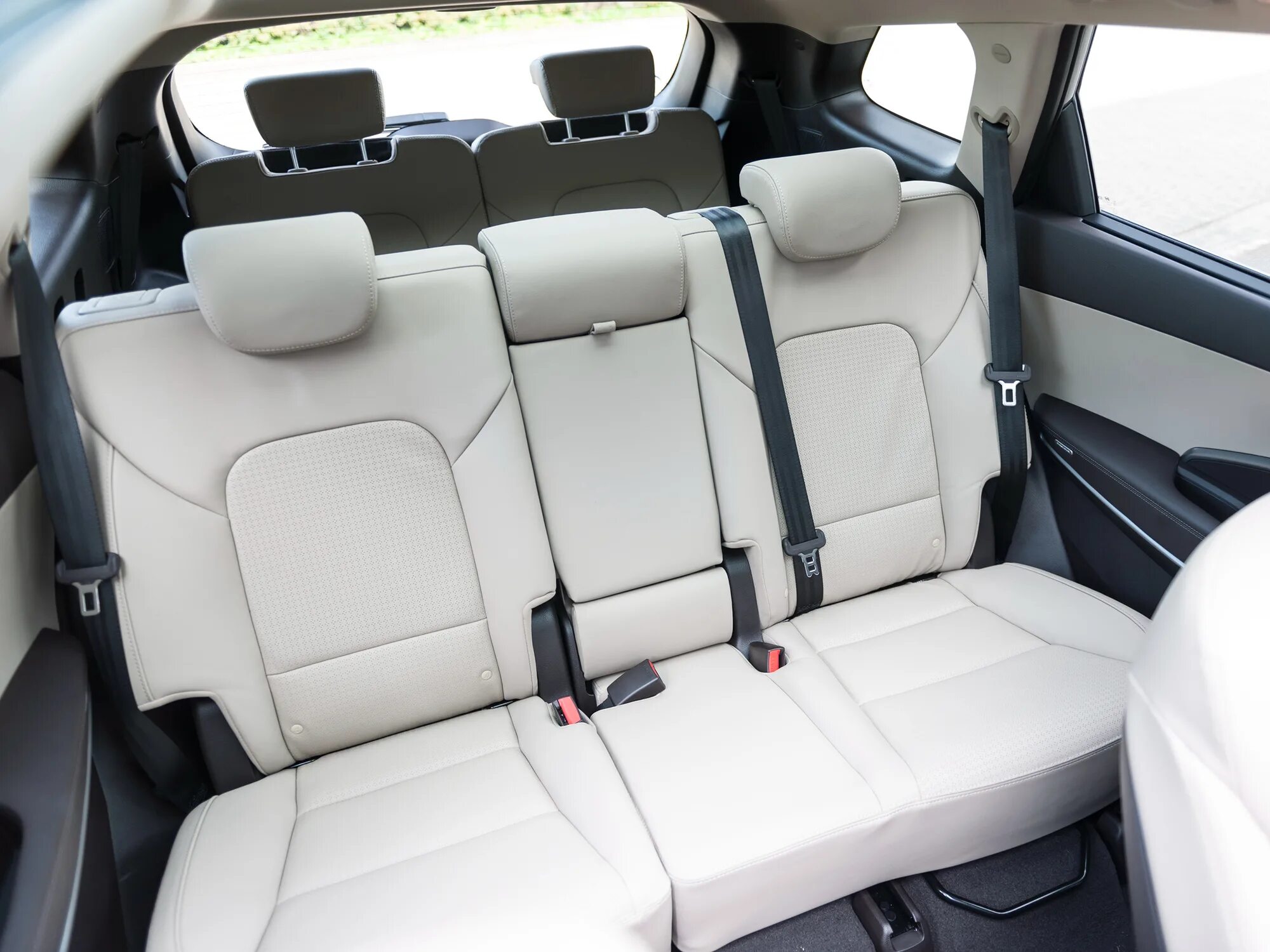 третий ряд сидений санта фе 2. санта фе 2 задний ряд салон. Kia sorento 2022 салон. Kia sorento 2021 салон. третий ряд сидений санта фе 2.