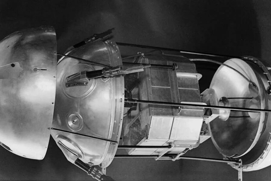 Первые космические аппараты ссср. Первый искусственный Спутник земли 1957. Спутник 1 Королев. ПС-1 Спутник. Спутник 1 СССР.