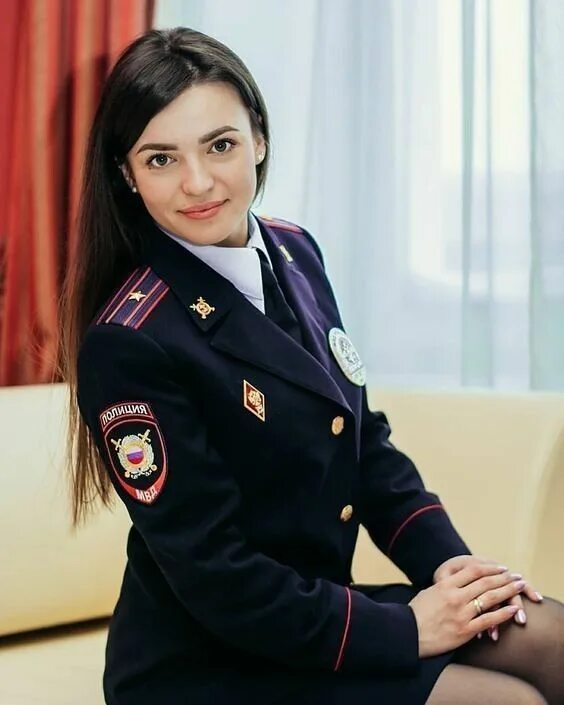 Дженни китти в форме полиции. Женщина в полицейской форме. девушки а фор е полиции. девушки в полецейской форми.