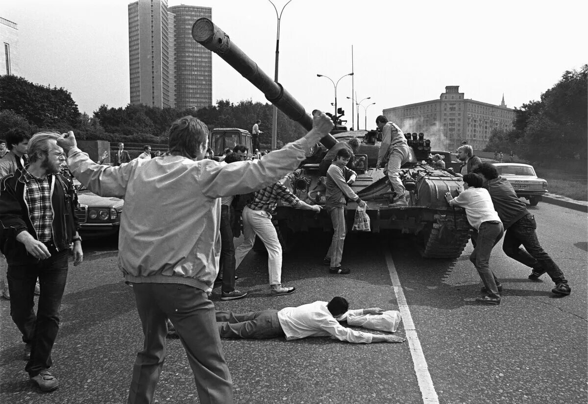 Августовский путч 1991. Августовский путч ГКЧП. Августовский путч 1991 года Ельцин. Августовский путч 1991 ГКЧП. Событие 20 августа