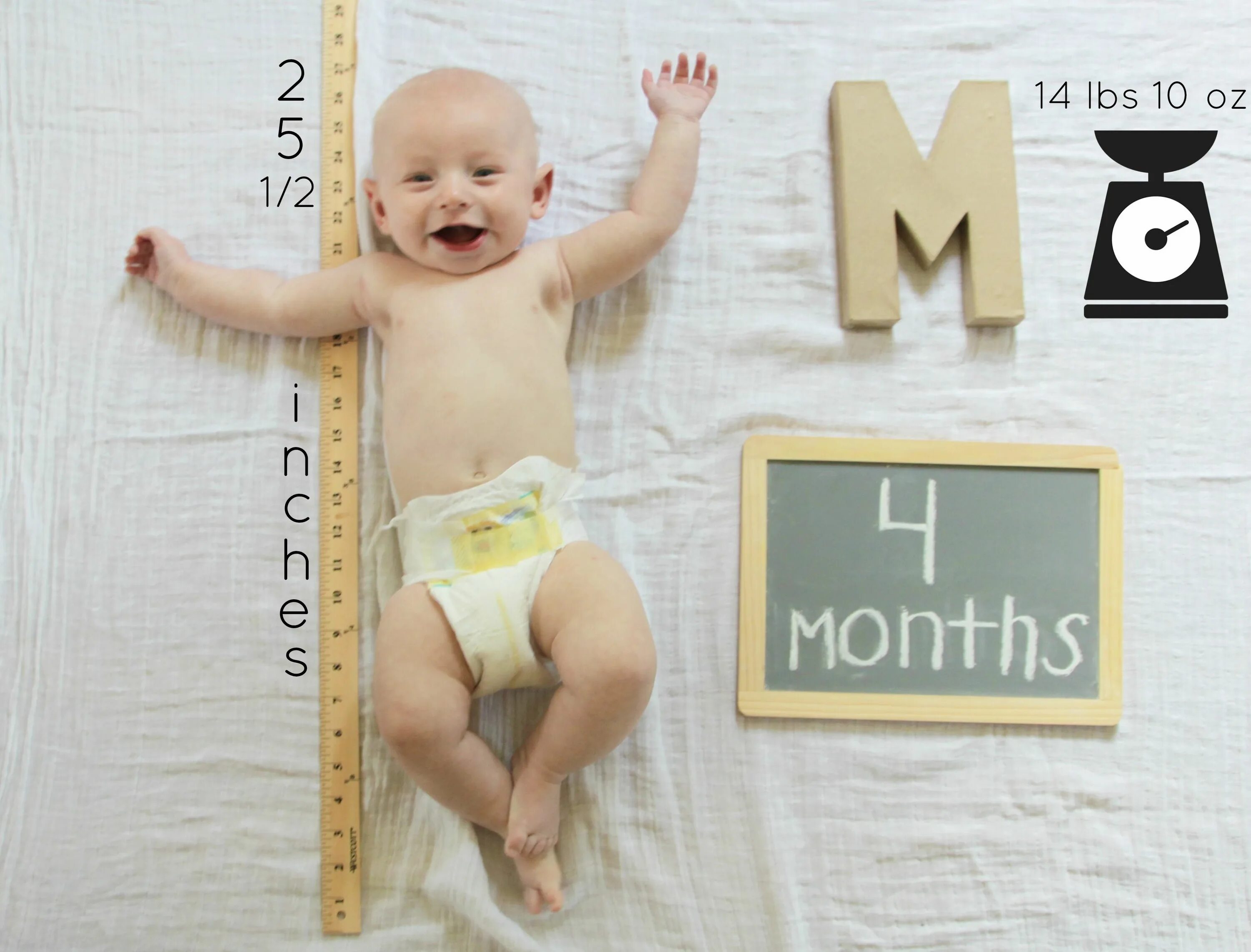 4 months old. Baby month. 4 Months Baby. Идеи для фотосессии новорожденных по месяцам. Фотосессия на 1 месяц.