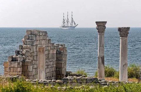 Античный город у черного моря