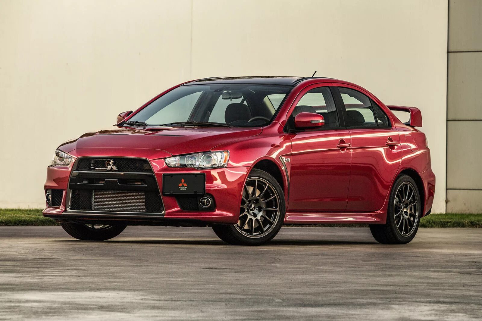 Мицубиси самая самая. Мицубиси Лансер 10 Эволюшн. Mitsubishi Lancer Evolution x 2016. Mitsubishi Lancer EVO 2016. Митсубиси Лансер 2022.