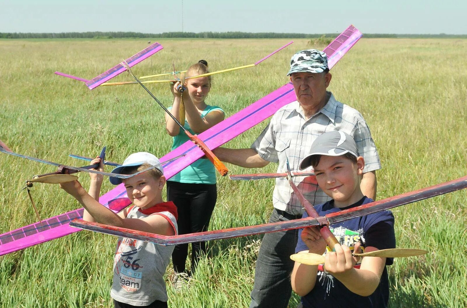 Заполнить досуг. Авиамодельный спорт f2d. Федерация авиамодельного спорта России. Авиамодельный спорт 1924. Соревнования авиамоделей.