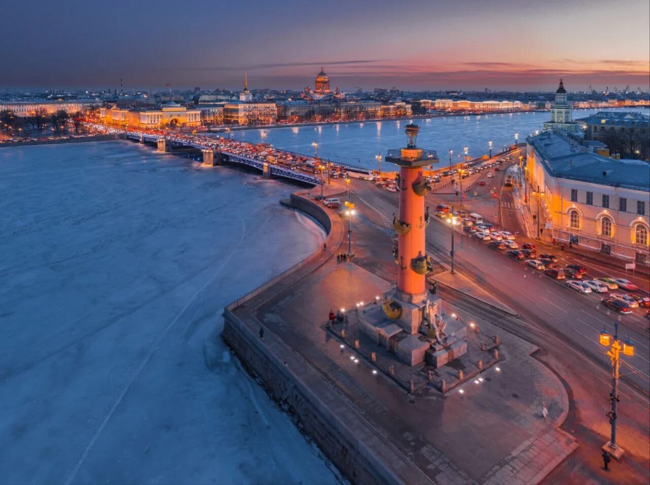 Почему стоит посетить россию. Дворцовый мост. Питер в феврале. Санкт Петербург зимой 2024. Красивые места в Питере в феврале.