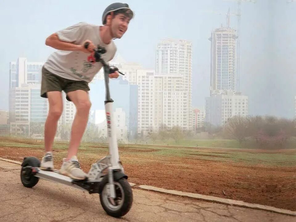 8 км на самокате. Девушка едет на самокате. Electric kick scooter. 8 км на самокате. Электросамокат езда.