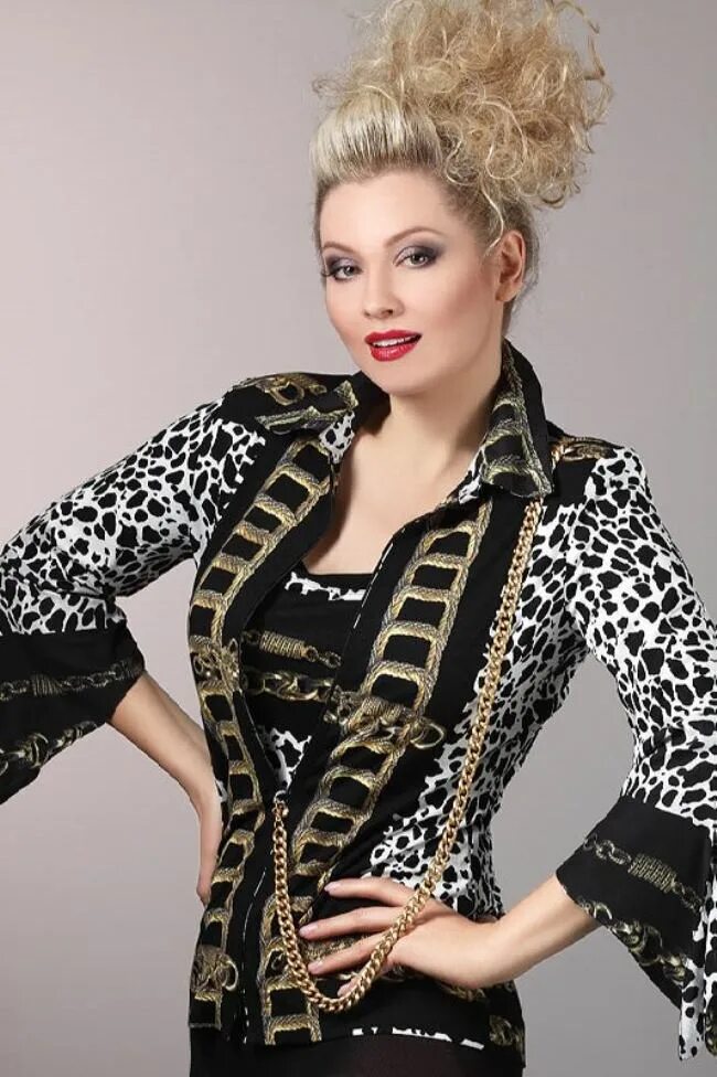 Ленина лена папарацци. Студия маникюра лены лениной логотип. Лена ленина отзывы. Ленивая лена. Елена ленина.