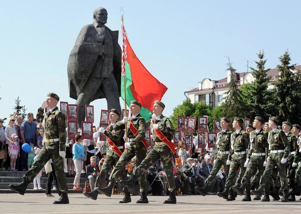 С днем Победы Беларусь. С днем Победы 9 мая Белоруссия. Белоруссия парад 23 февраля. Минск парад Победы Лукашенко. 9 мая в беларуси