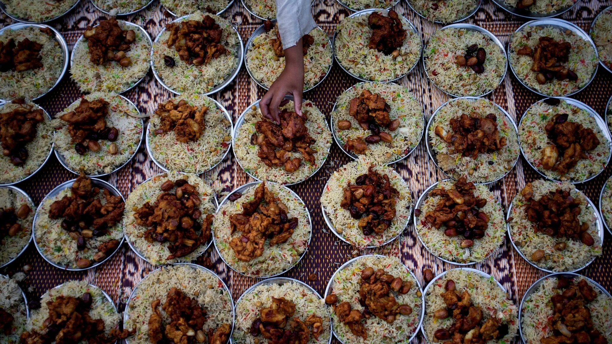 Блюда на уразу. Мусульманские блюда на праздничный стол. Вкусные блюда для ифтара. Интересные блюда на уразу.