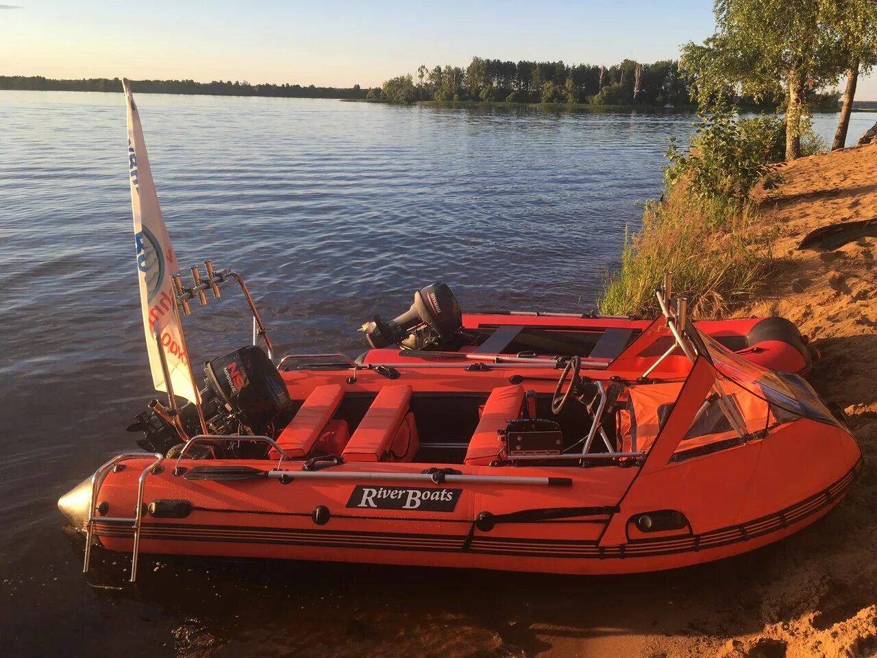 Ловли бот. Ривер бот лодки ПВХ 370. Лодка моторная Riverboat 41 Delta. Riverboats 410. Ривер ботс 350.