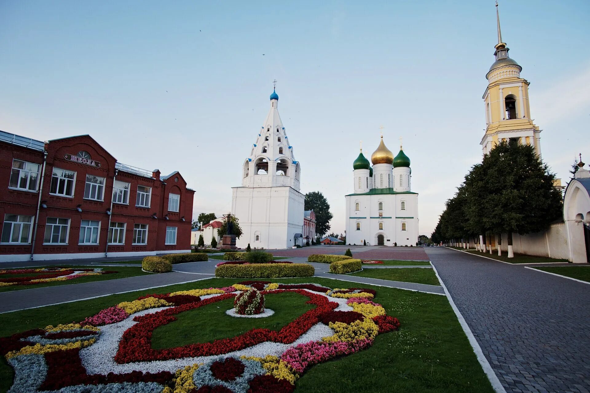 Коломна центр города. Коломенский Кремль Коломна. Обзорная экскурсия в Коломне. Коломна Кремль экскурсия Ратоборцы. Коломна города 3