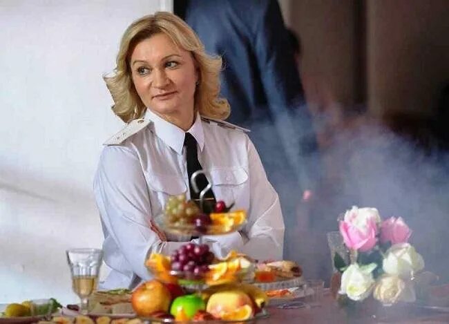 Невеста 2 дата выхода. Невеста комдива анна якунина. невеста комдива аверин якунина. аверин с невестой. невеста комдива марина сиротко.