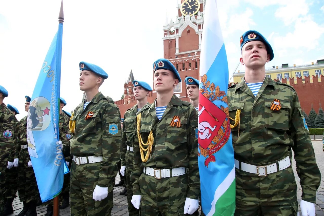 Десантники войска. ВДВ РФ. Воздушно-десантные войска РФ. Войска ВДВ В России. Десантные войска ВДВ.