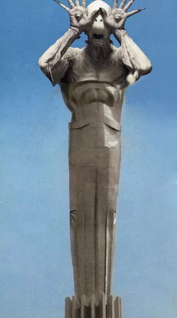Памятники с поднятой рукой. Скульптура с вытянутой рукой. Памятники с поднятой рукой. Памятники с поднятой рукой. Богиня с поднятыми руками.