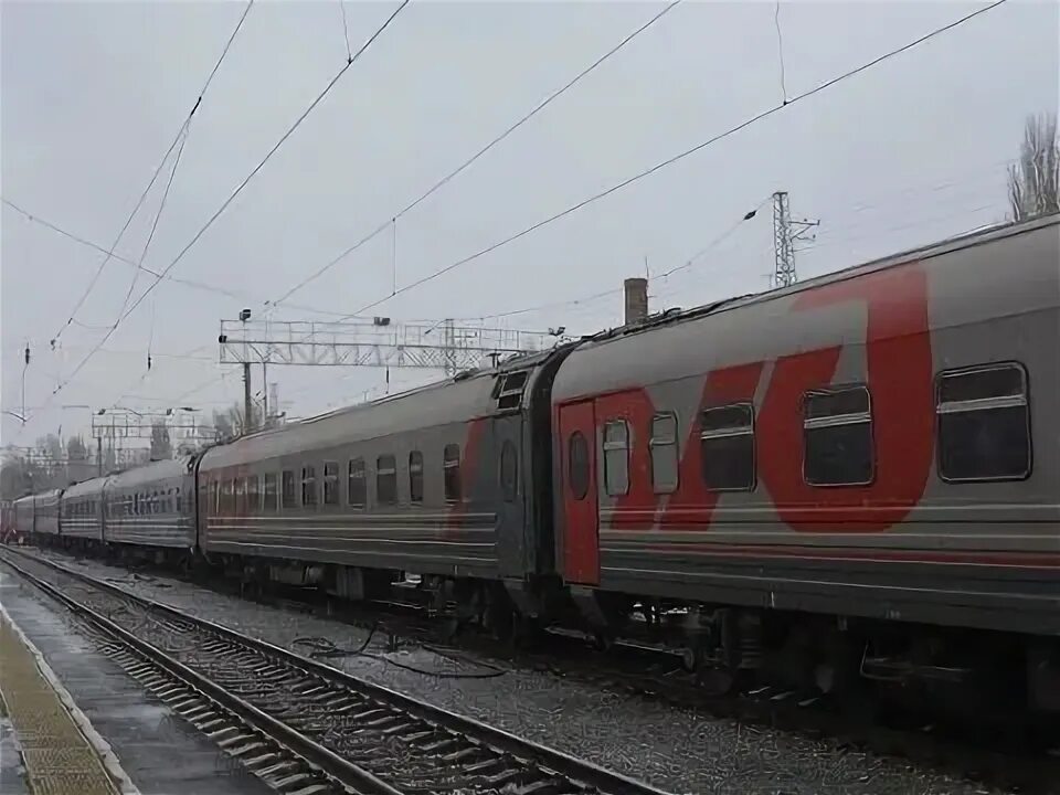 Поезд Саратов. Пассажирский поезд Москва Балаково. Фирменный поезд Саратов. Поезд Москва Саратов.