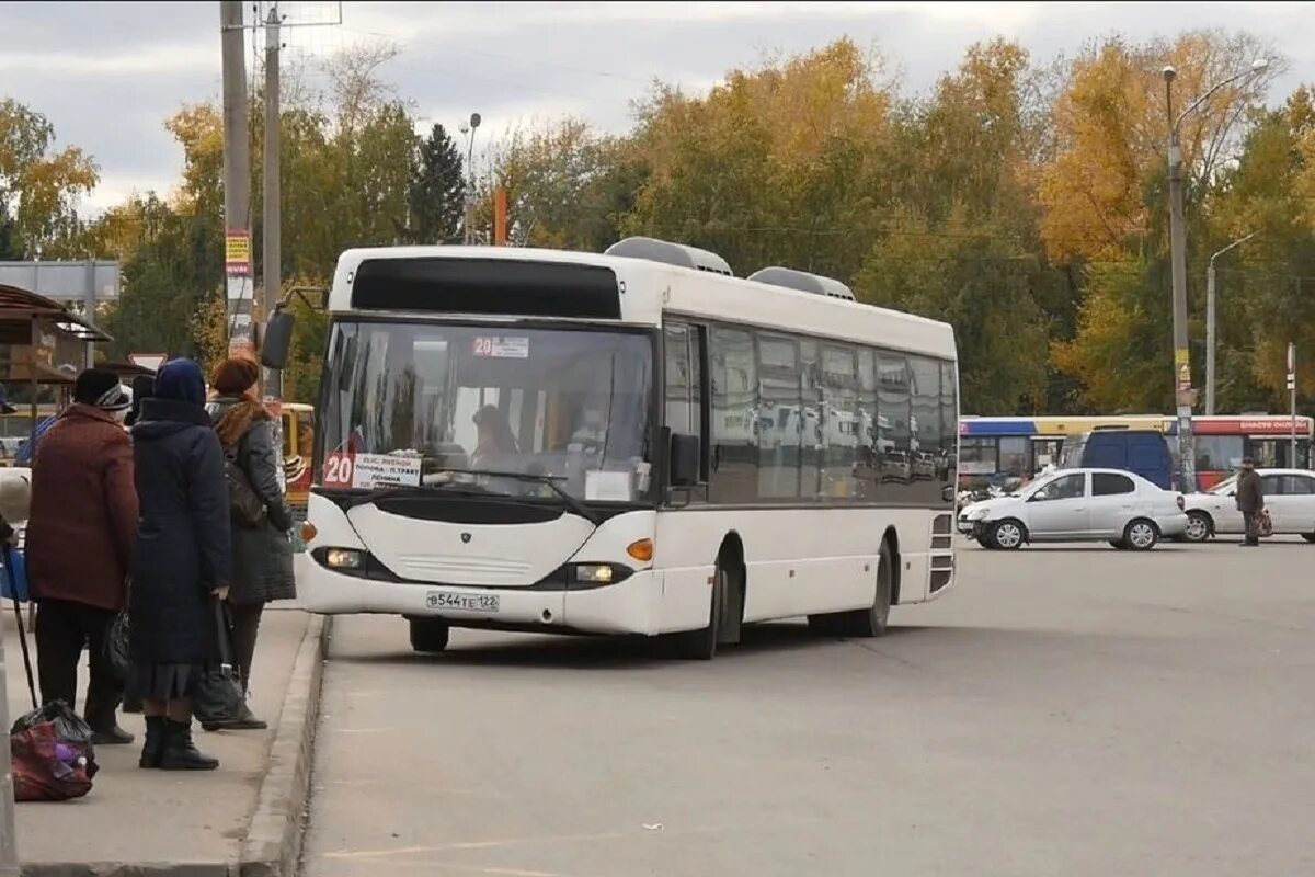 Автобус 78 барнаул. Автобус 10 Барнаул. Автобус 20 Барнаул. Новые автобусы. Общественный транспорт Барнаул.