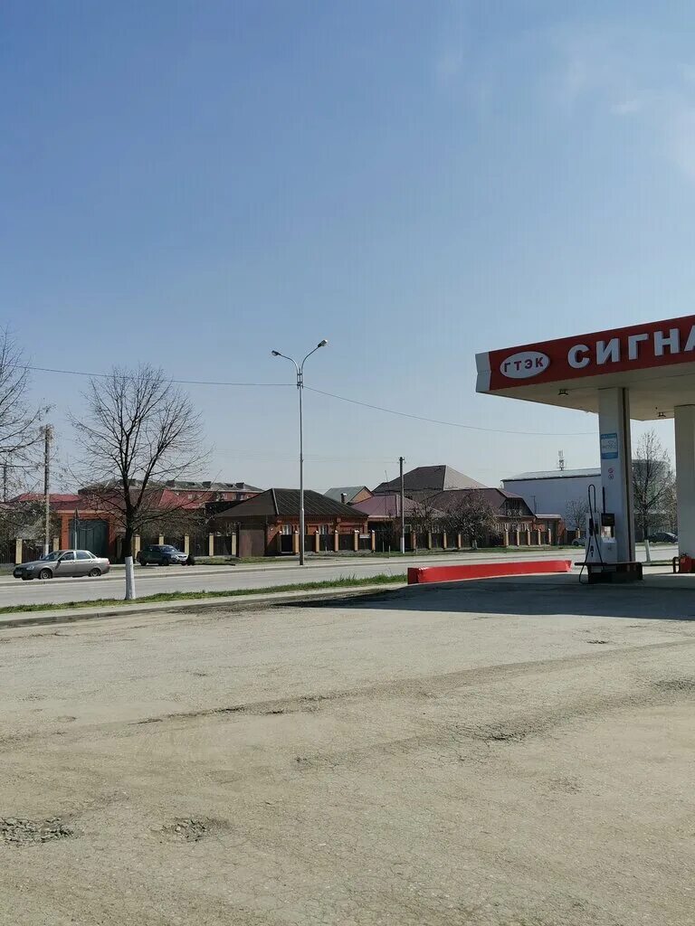 Азс в грозном. Украсить азс. Заправка fuel 1. Автозаправки на украине. Азс сигнал.