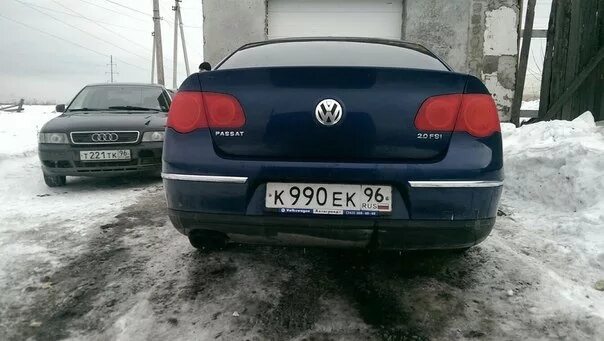 Задние фонари пассат б6. VW Passat b6 задние фонари. Passat b6 тонированные задние фонари. Задние фонари Volkswagen Passat b6. Пассат б6 тонировка задних фонарей.