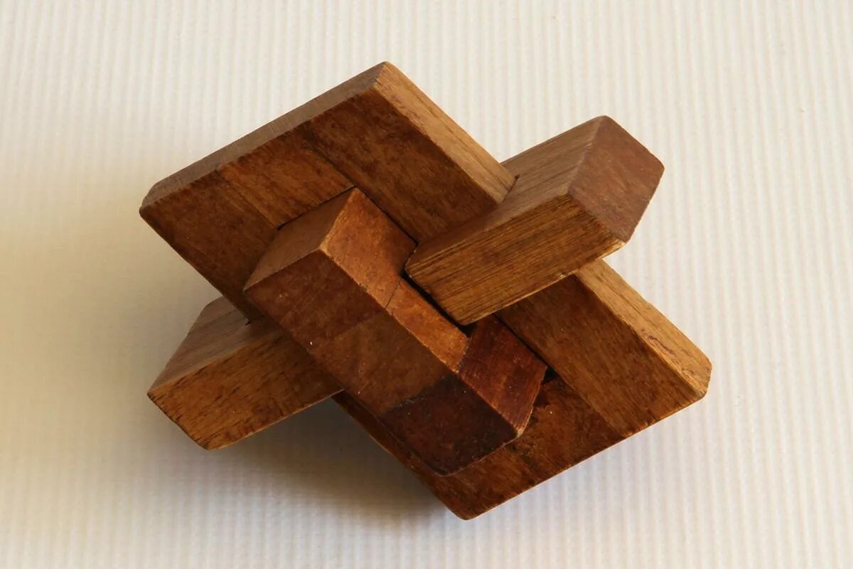 Деревянные головоломки ДЕАГОСТИНИ. Деревянная головоломка куб Дюбуа. Головоломка из деревянных брусков. Деревянные головоломки решение. Собрать головоломку из дерева