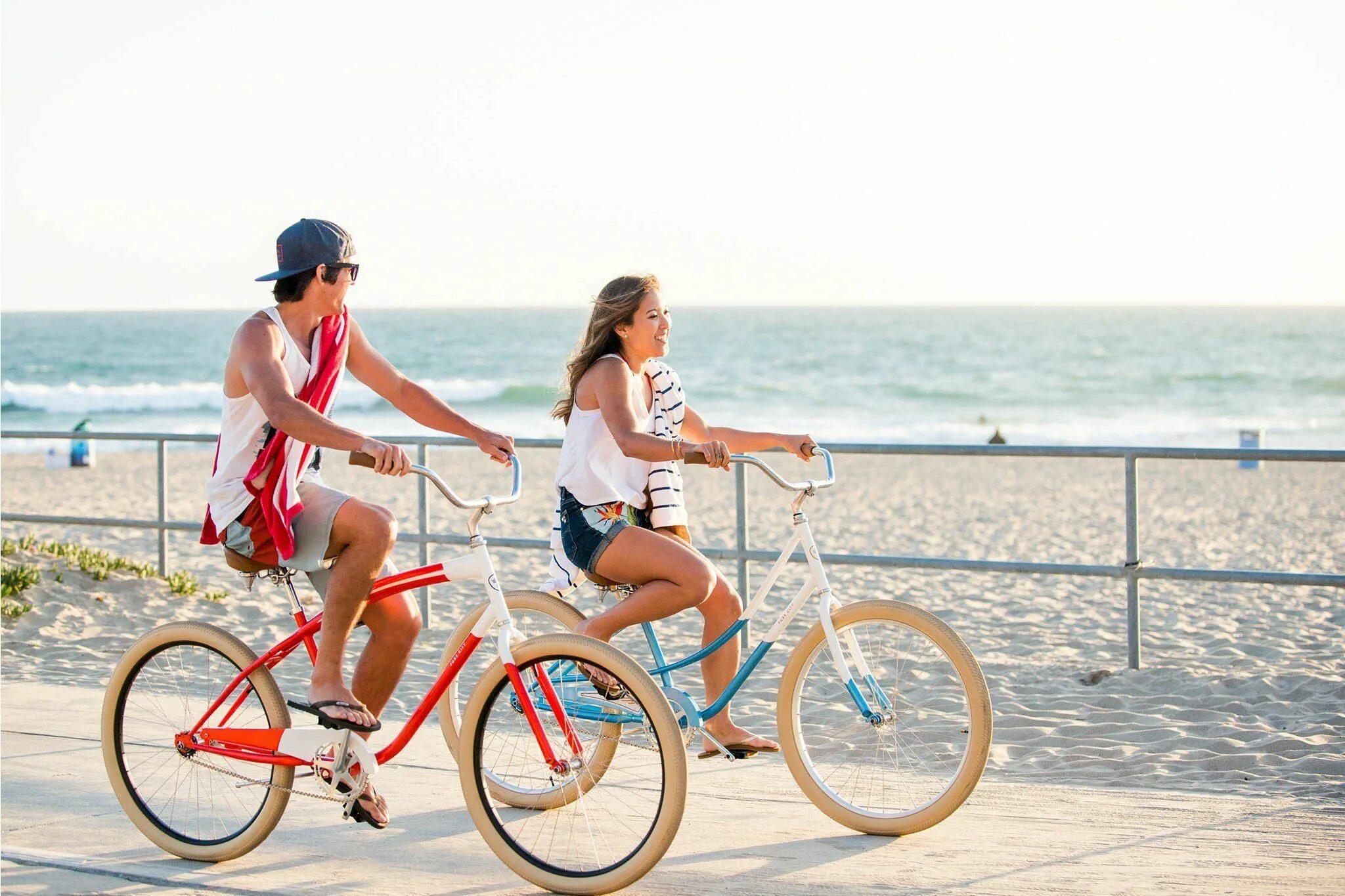 Велосипед на пляже. Велосипед пляжный круизер. Круизер велосипед пляж. Тайланд велосипед.