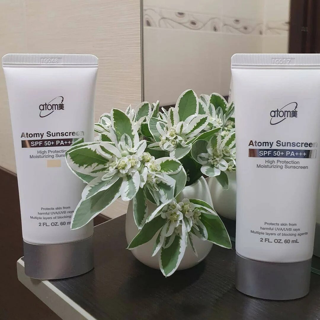 Атоми абсолют солнцезащитная. Солнцезащитнаяэссенцияabsolutespf50+. солнцезащитная эссенция атоми. эссенция спф 50 атоми. атоми абсолют солнцезащитная эссенция.