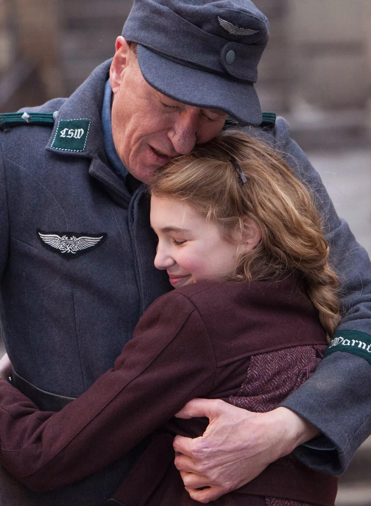 "Воровка книг" / "the book Thief", реж. Брайан Персивал (2013).