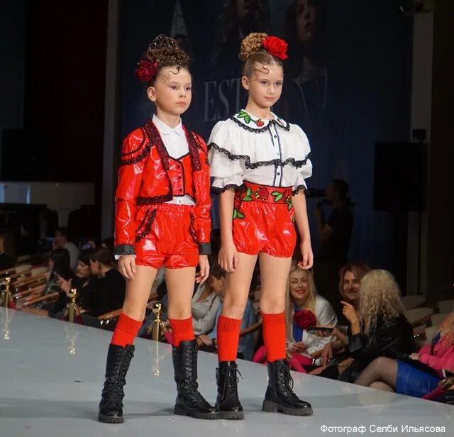 Эстет фэшн вик 2024. Estet Fashion week 2022 Москва. Неделя моды 2022. Estet Fashion week белорусский дизайнер. Ильда Сабанова дизайнер.