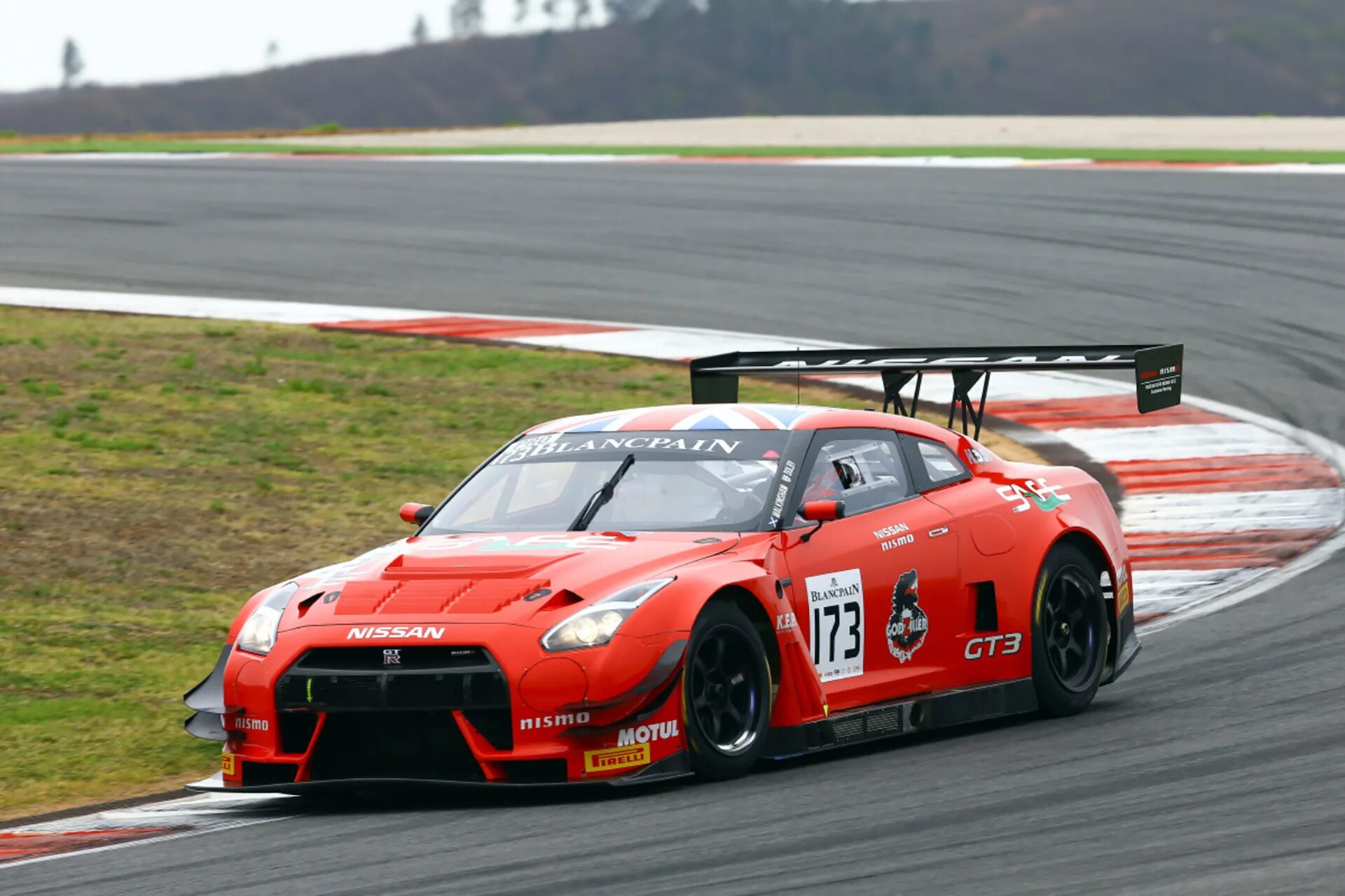 Ниссан гоночный. Ниссан gtr рекорд нюрбургринга. gtr nismo нюрбургринг. nissan гоночная 2000. ниссан гтр super gt 1 28.