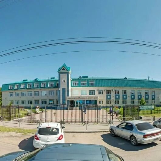 Детская больница имени красного креста курган. Больница красного креста курган. Красный крест курган адрес. Курганский областной детский дом. Больница красного креста курган.
