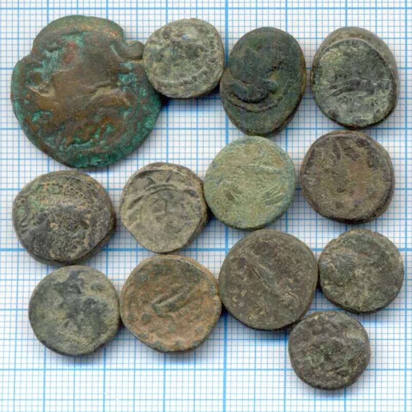 монеты феодосии античные. медная монета древней греции 5. монета с головой зевса. медные монеты херсонеса. медная монета древней греции 5.