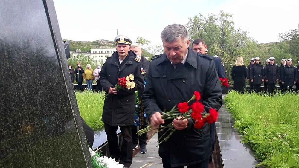 2000 год трагедии. Подлодка Курск гибель Дата. Курск подводная лодка катастрофа. 12 Августа 2000 Курск подводная лодка. Гибель АПЛ Курск.