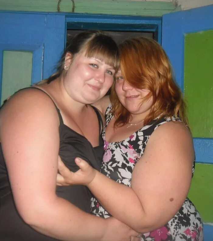 толстая завидует стройной. русскую пухлую сестру. пухлая в 15. соблазнила брата. показала брату.