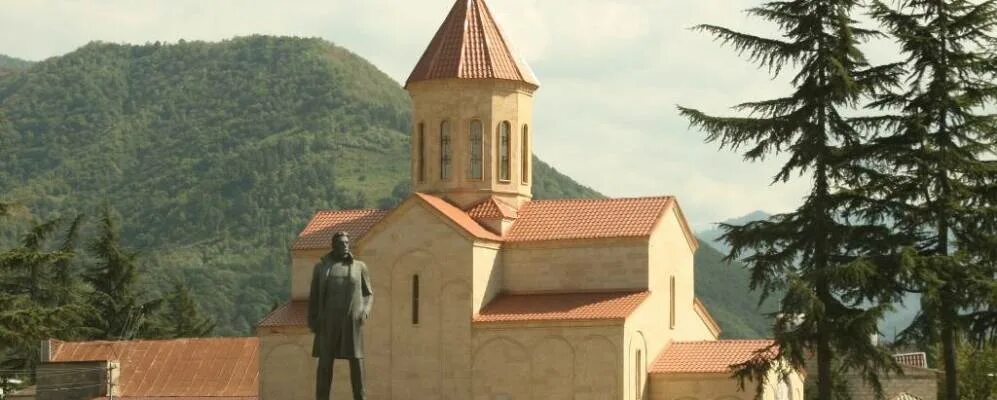 Село Багдади Грузия. Грузия Багдати памятник Маяковского. Грузинское село Багдати. Багдади Кутаисская Губерния. Село багдади