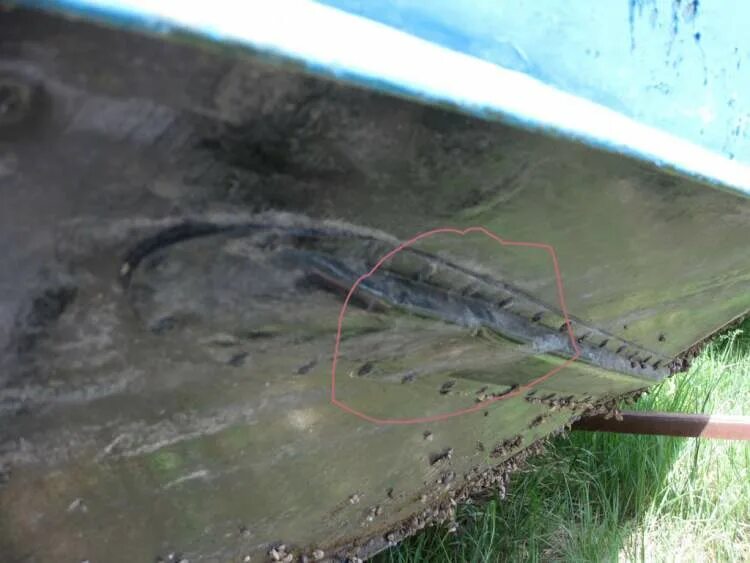 Обрастание днища кораблей. Поперечный редан на лодке. Очистка днища катера. Выступ у днища катера 5 букв. Выступ у днища катера 5 букв.