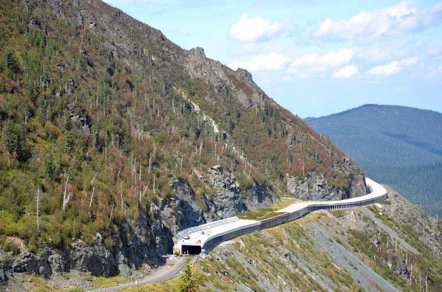 Ергаки противолавинная галерея. Трасса м 54 Кызыл-Абакан. Противолавинная галерея м-54. Полка Саяны перевал. Недоезжая