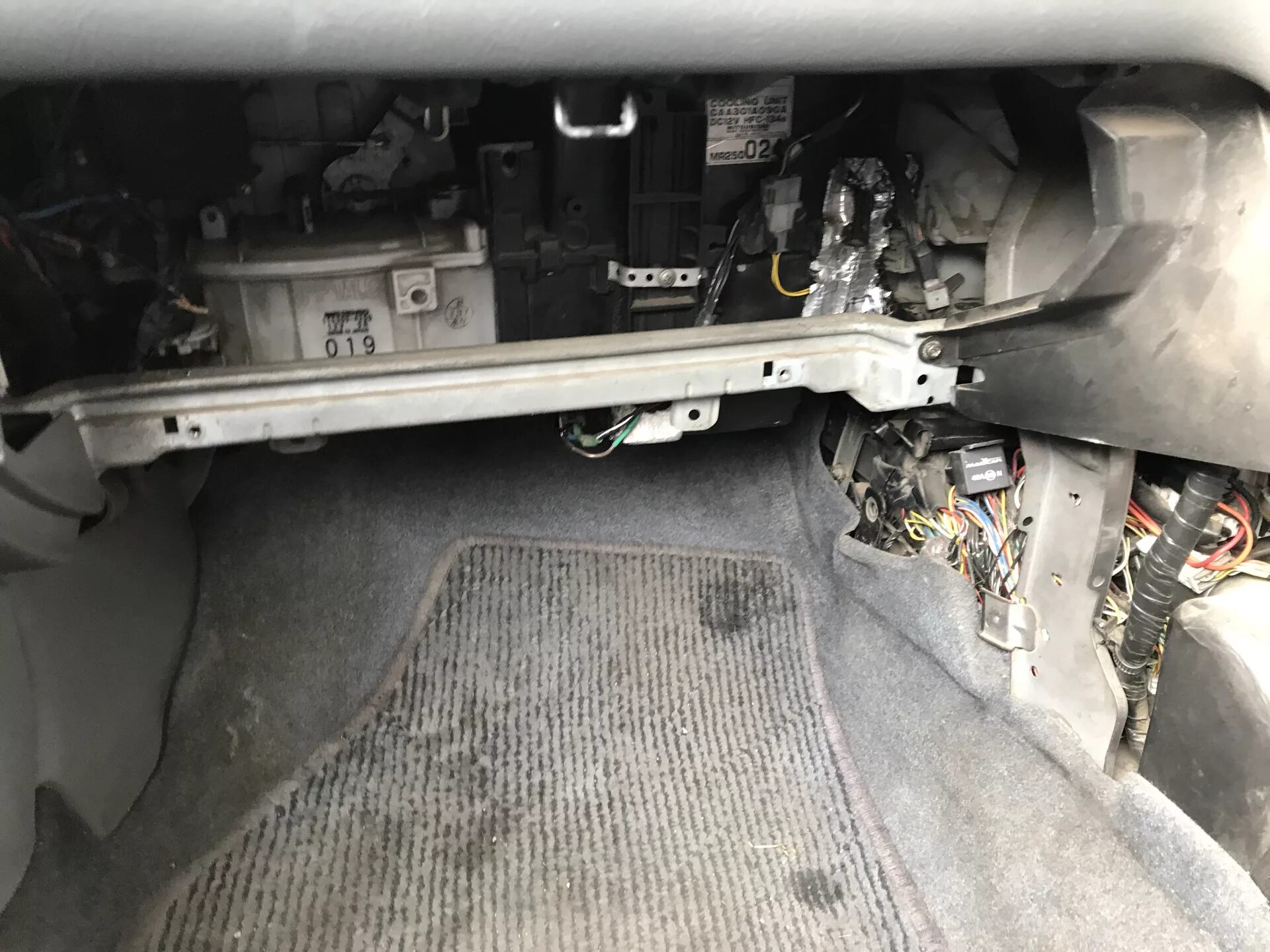 Как снять печку на mitsubishi galant 8 Замена радиатора печки. Mitsubishi Galant (8G), 2,5 л, 1997 года своими руками