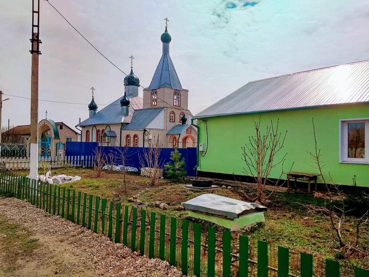 Село вк. Село верхний Мелекесс. Храм верхний Мелекесс. Верхний Мелекесс Ульяновская. Храм Сабакаево Мелекесский район.