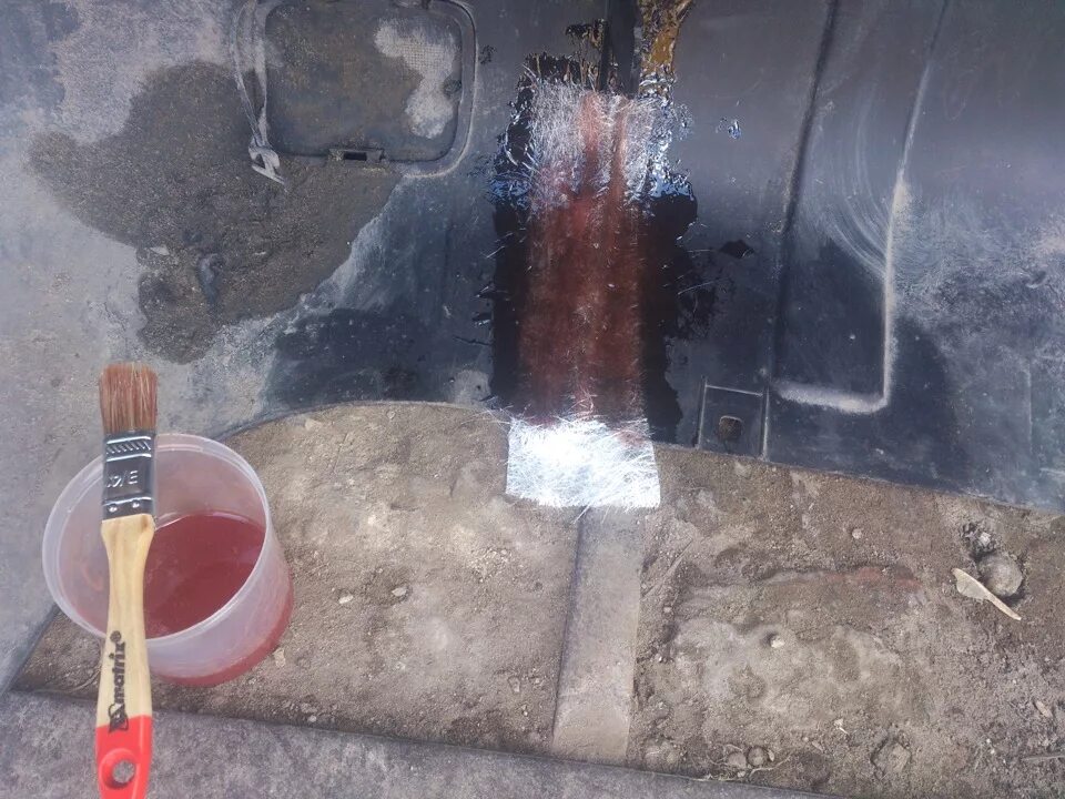 Как заделать эпоксидную смолу